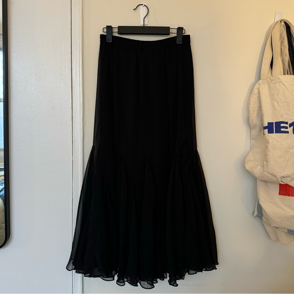 ❌ SOLD ❌ NA-KD Flowy Midi Skirt - Picture 2 of 6